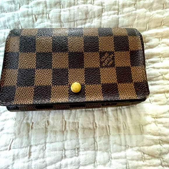 Woman’s Louis Vuitton Brown Checkered Wallet - Picture 1 of 7